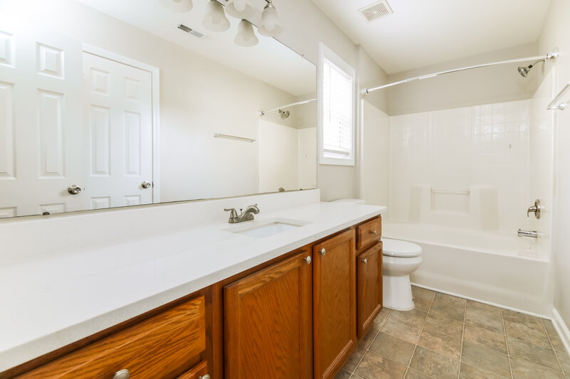 1,955/Mo, 3733 Blue Blossom Dr Raleigh, NC 27616 Main Bathroom View