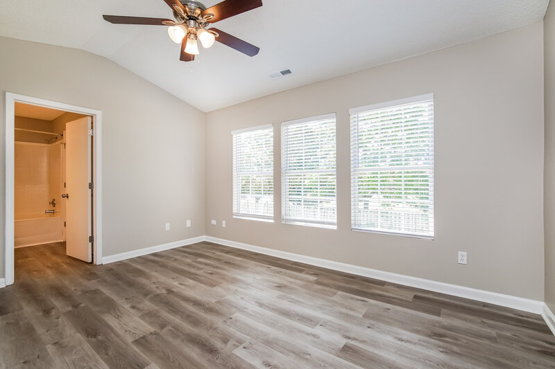 3,380/Mo, 108 N Honey Springs Ave Fuquay Varina, NC 27526 Main Bedroom View