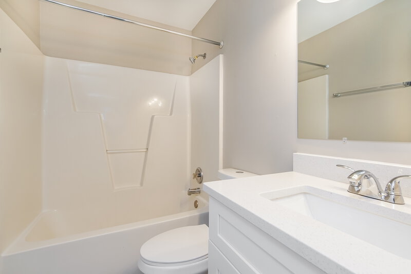 3,380/Mo, 108 N Honey Springs Ave Fuquay Varina, NC 27526 Bathroom View