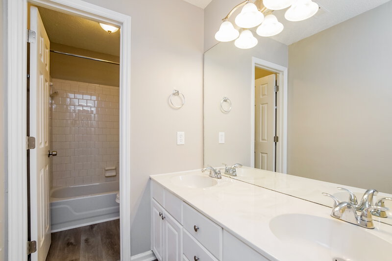 3,180/Mo, 919 Beddingfield Dr Knightdale, NC 27545 Bathroom View