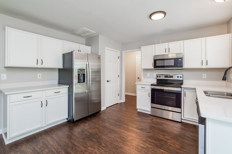 2,020/Mo, 5243 Little Sandy Dr Raleigh, NC 27616 Kitchen View 2