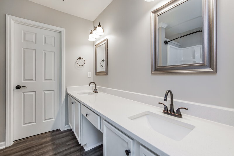 2,020/Mo, 5243 Little Sandy Dr Raleigh, NC 27616 Main Bathroom View