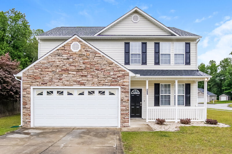 2,090/Mo, 209 Ber Creek Dr Fuquay Varina, NC 27526 External View