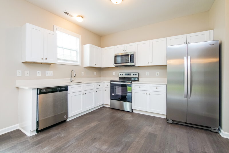 2,090/Mo, 209 Ber Creek Dr Fuquay Varina, NC 27526 Kitchen View