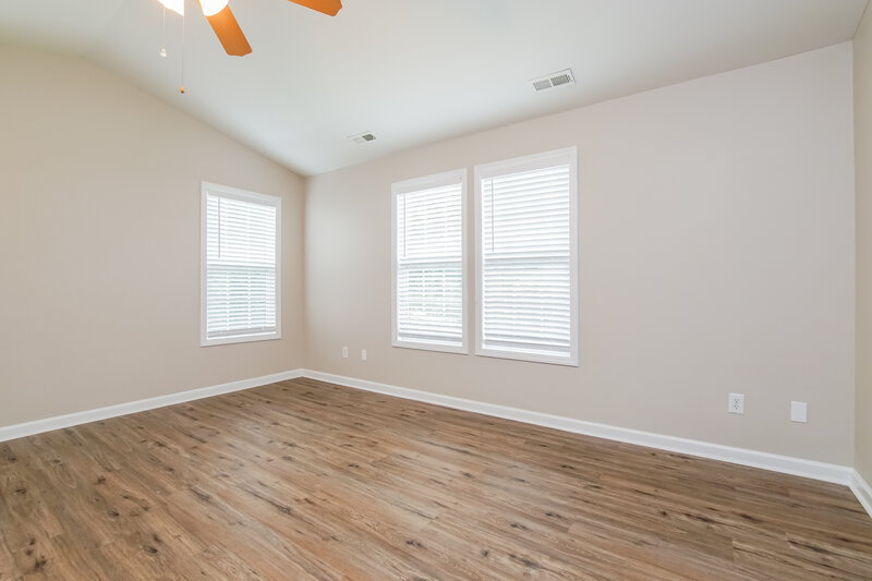 2,090/Mo, 209 Ber Creek Dr Fuquay Varina, NC 27526 Main Bedroom View