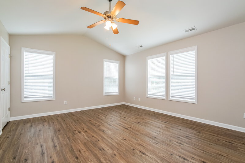 2,090/Mo, 209 Ber Creek Dr Fuquay Varina, NC 27526 Main Bedroom View 2