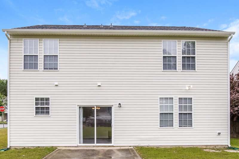 2,090/Mo, 209 Ber Creek Dr Fuquay Varina, NC 27526 Rear View 2