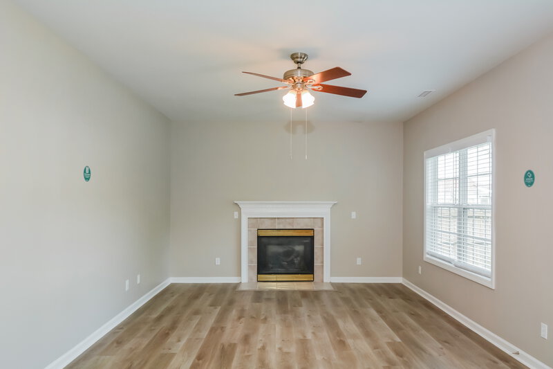 2,175/Mo, 4005 Iverson St Raleigh, NC 27604 Living Room View