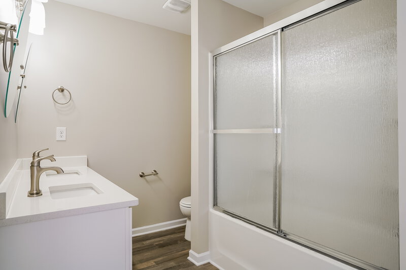 1,990/Mo, 188 Fawnbrook Dr Four Oaks, NC 27524 Main Bathroom View