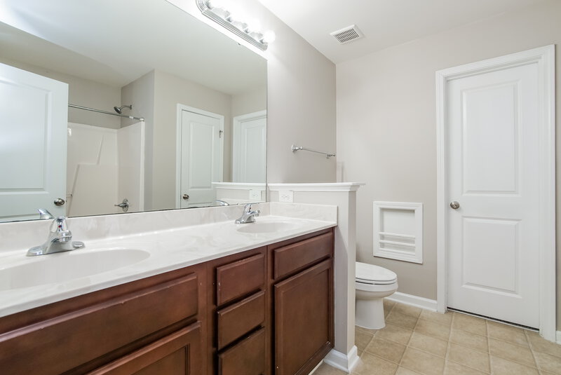 1,995/Mo, 5139 Arbor Chase Dr Raleigh, NC 27616 Main Bathroom View
