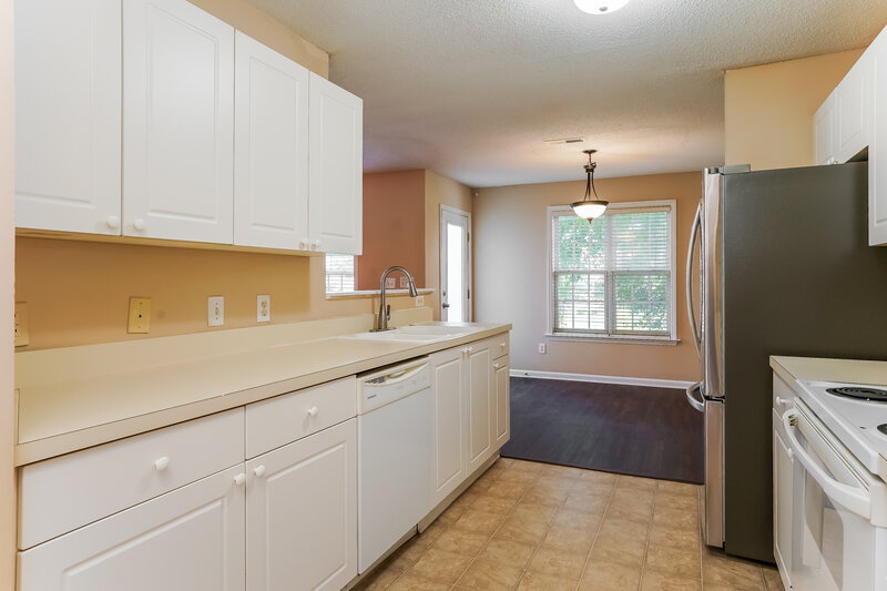 1,725/Mo, 2232 Castle Pines Dr Raleigh, NC 27604 Kitchen View 2