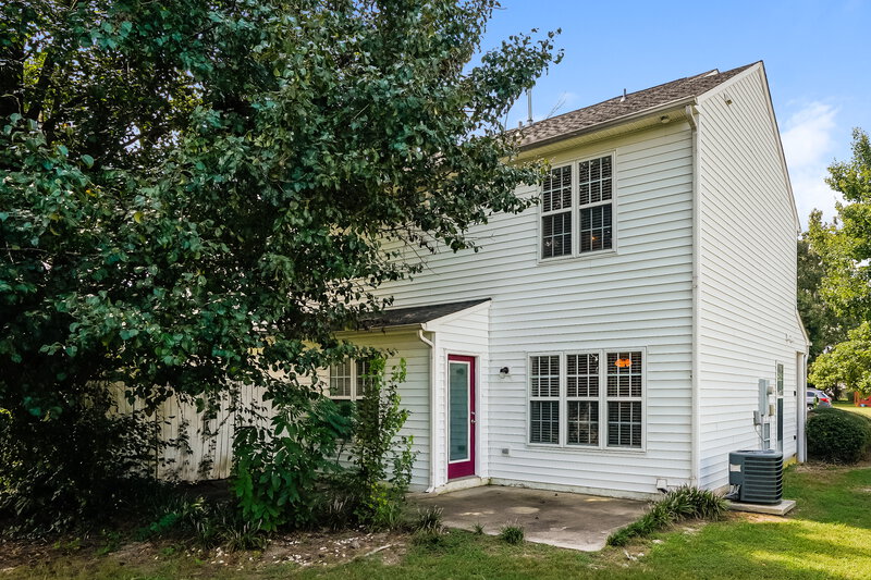 1,725/Mo, 2232 Castle Pines Dr Raleigh, NC 27604 Rear View