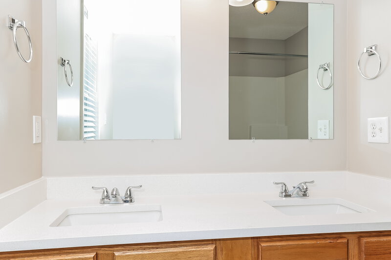 1,945/Mo, 5309 Suntan Lake Dr Raleigh, NC 27610 Main Bathroom View