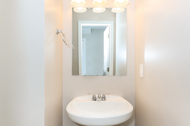 1,945/Mo, 5309 Suntan Lake Dr Raleigh, NC 27610 Main Bathroom View 3