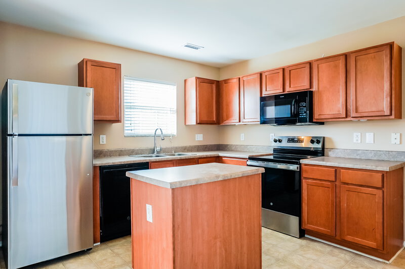 1,750/Mo, 1013 Lockberry Ct Clayton, NC 27520 Kitchen View