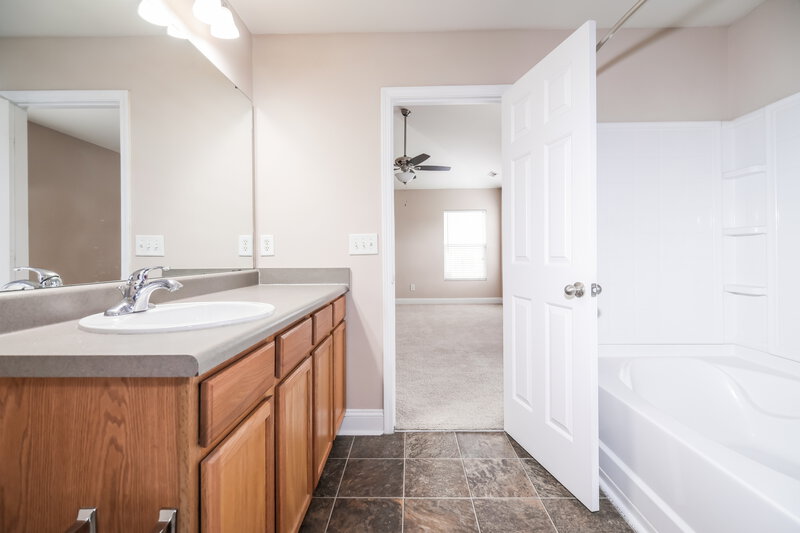 3,310/Mo, 172 Cinder Cross Way Garner, NC 27529 Bathroom View 2