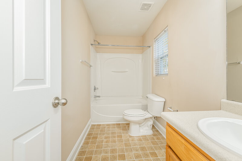1,880/Mo, 172 Cinder Cross Way Garner, NC 27529 Bathroom View
