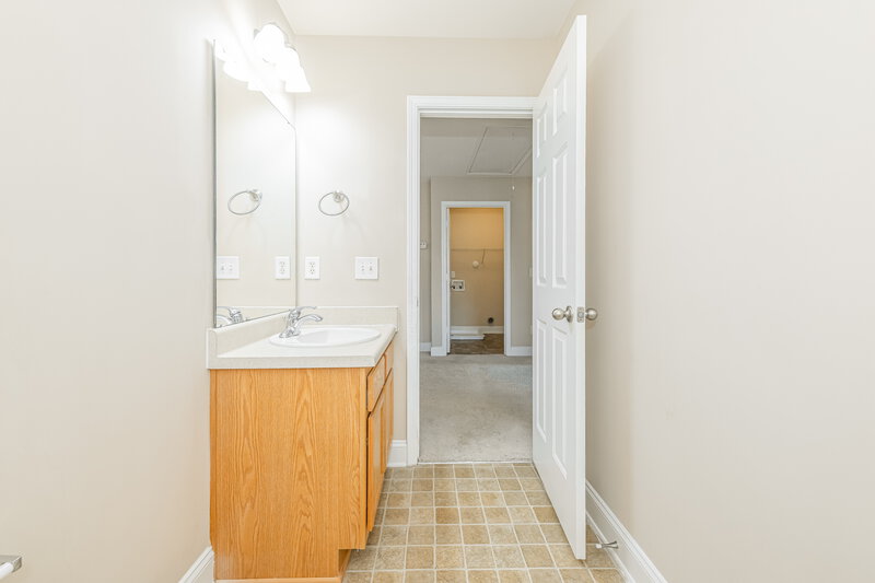 1,880/Mo, 172 Cinder Cross Way Garner, NC 27529 Bathroom View 2