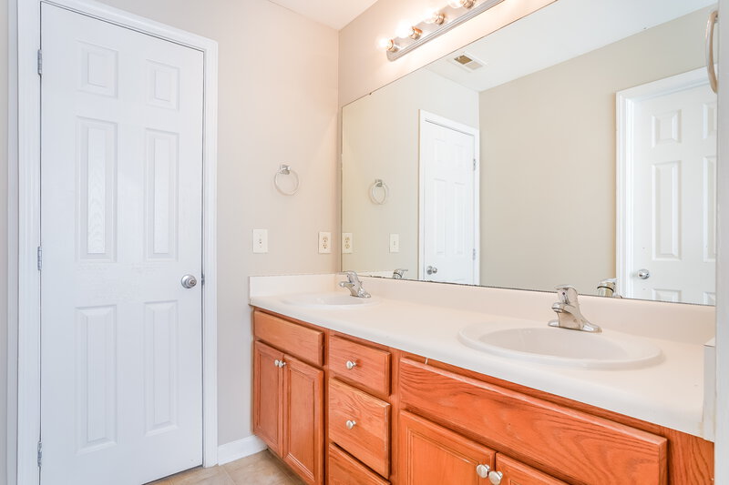 1,810/Mo, 3621 Rendition St Raleigh, NC 27610 Main Bathroom View 2