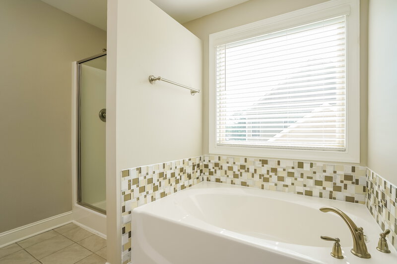 2,410/Mo, 30 Brookford Ct Garner, NC 27529 Main Bathroom View