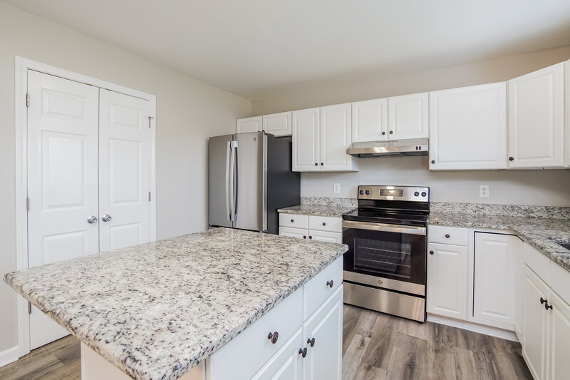 1,995/Mo, 3609 Jordanmill Ct Raleigh, NC 27616 Kitchen View