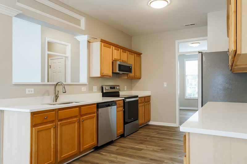 2,020/Mo, 8115 Willowglen Dr Raleigh, NC 27616 Kitchen View 2