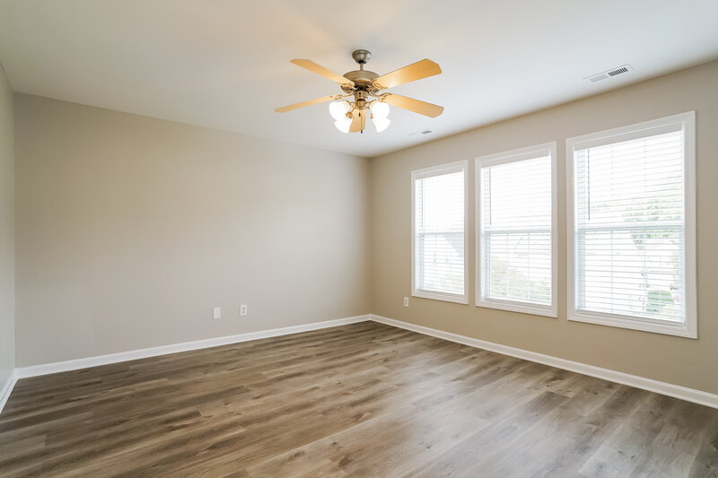 2,020/Mo, 8115 Willowglen Dr Raleigh, NC 27616 Main Bedroom View