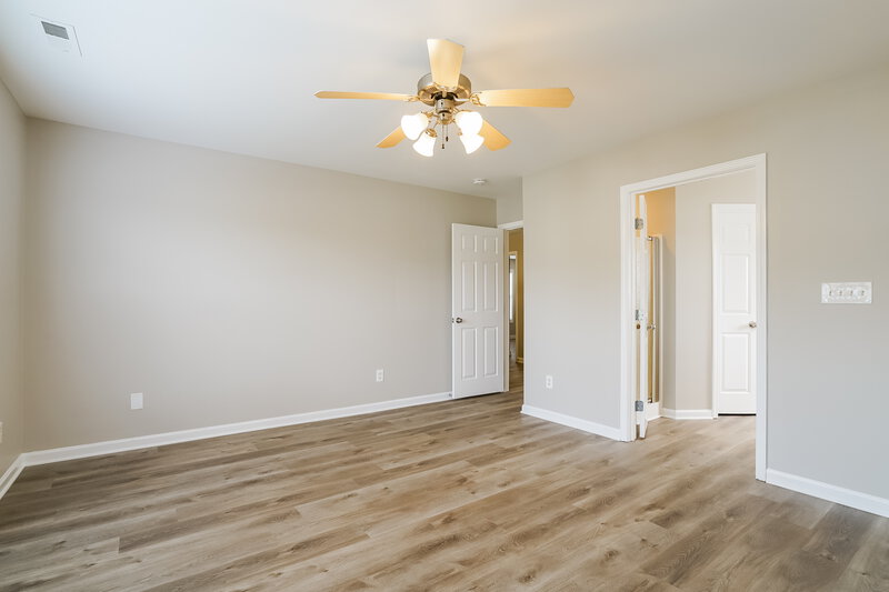 2,020/Mo, 8115 Willowglen Dr Raleigh, NC 27616 Main Bedroom View 2