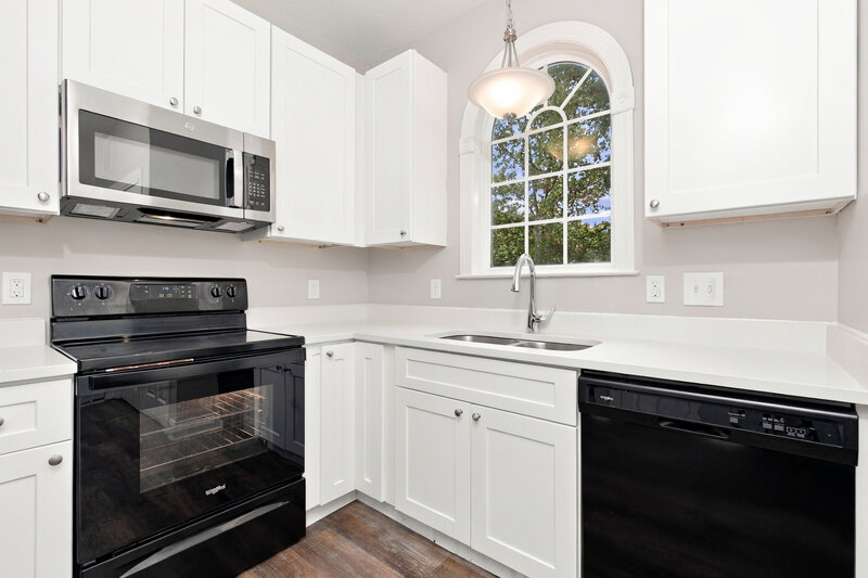 1,595/Mo, 662 Landing View Dr Wendell, NC 27591 Kitchen View