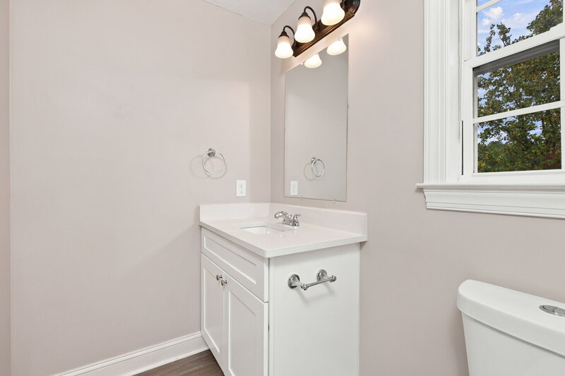 1,595/Mo, 662 Landing View Dr Wendell, NC 27591 Primary Bathroom View