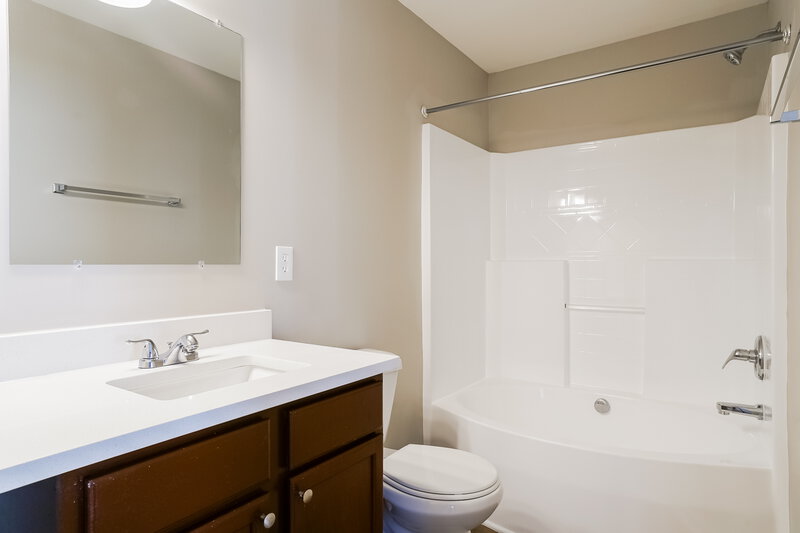 2,010/Mo, 8174 Cohosh Ct Raleigh, NC 27616 Main Bathroom View
