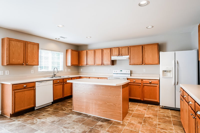 1,830/Mo, 107 Sleeper Car Ln Garner, NC 27529 Kitchen View