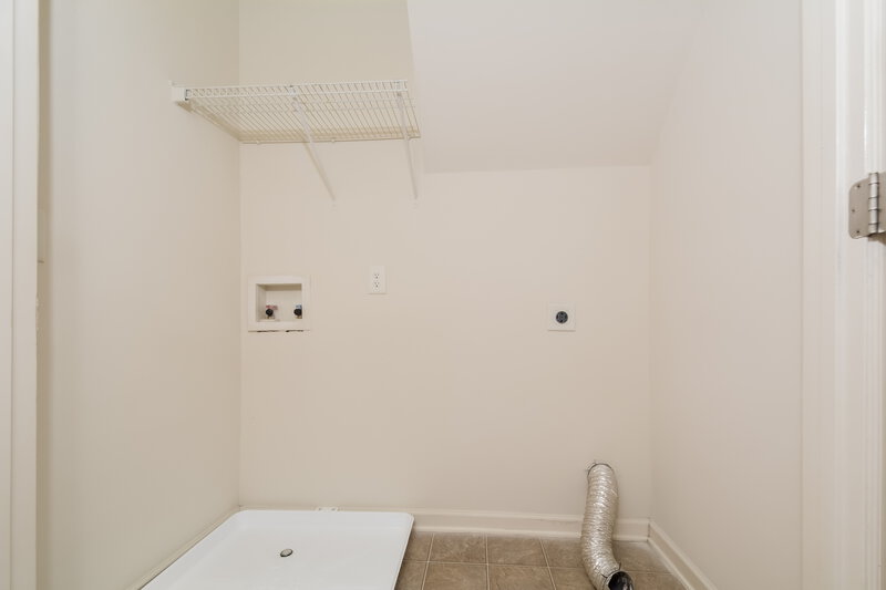 2,235/Mo, 222 Timber Meadow Lake Dr Fuquay Varina, NC 27526 Laundry Room View