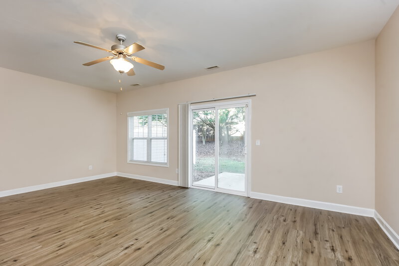 2,090/Mo, 2545 Spring Oaks Way Raleigh, NC 27614 Living Room View