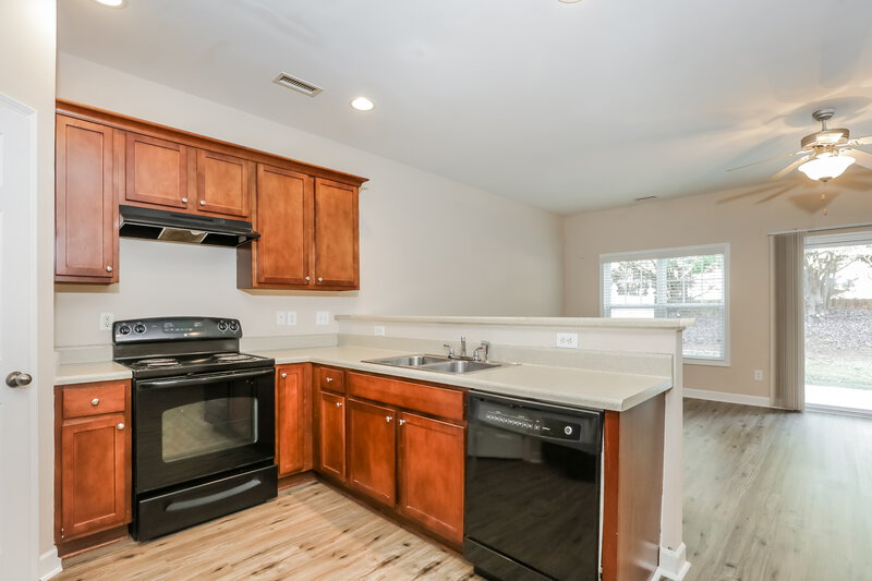 2,090/Mo, 2545 Spring Oaks Way Raleigh, NC 27614 Kitchen View