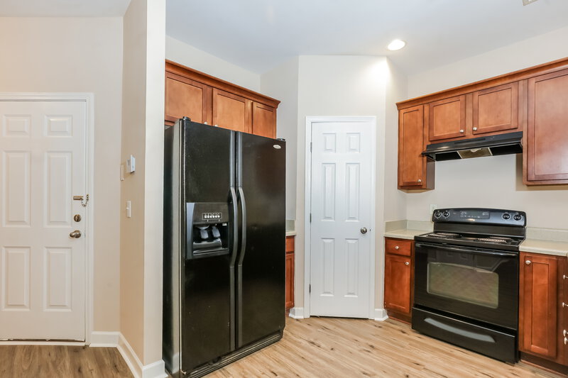 2,090/Mo, 2545 Spring Oaks Way Raleigh, NC 27614 Kitchen View 3