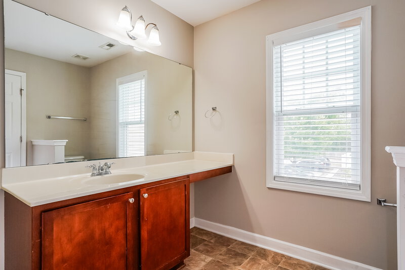 1,920/Mo, 2545 Spring Oaks Way Raleigh, NC 27614 Main Bathroom View