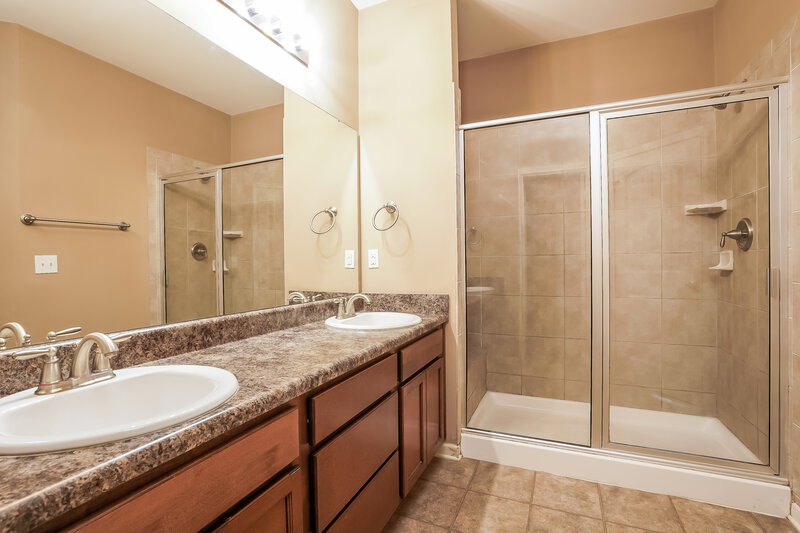 1,905/Mo, 34 Wensley Ct Clayton, NC 27527 Main Bathroom View