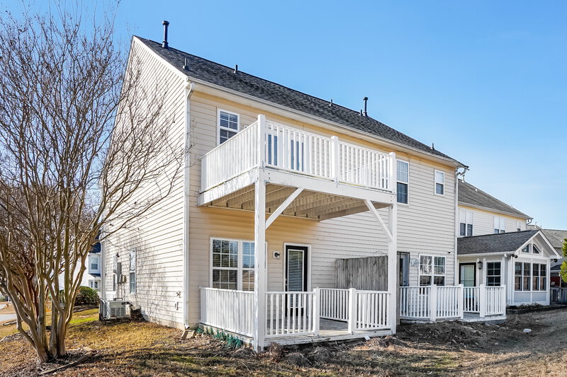 1,595/Mo, 2000 Persimmon Ridge Dr Raleigh, NC 27604 Rear View