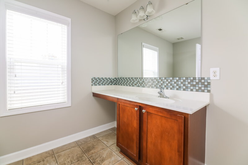 1,770/Mo, 2563 Spring Oaks Way Raleigh, NC 27614 Main Bathroom View