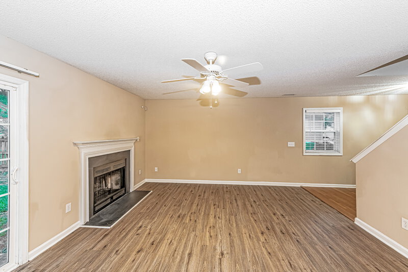 1,875/Mo, 4737 Tommans Trl Raleigh, NC 27616 Living Room View
