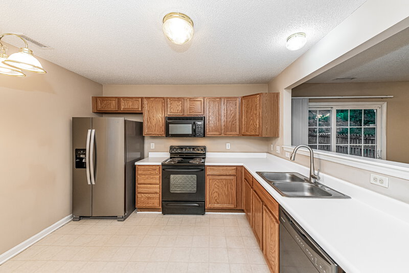 1,875/Mo, 4737 Tommans Trl Raleigh, NC 27616 Kitchen View