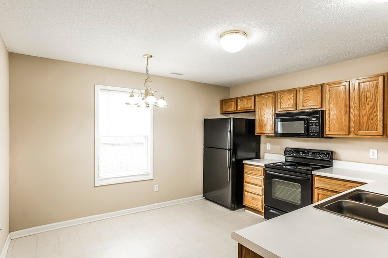 1,870/Mo, 4737 Tommans Trl Raleigh, NC 27616 Kitchen View