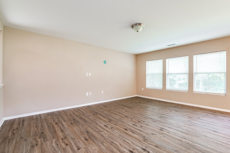 2,800/Mo, 40 Norwich Dr Clayton, NC 27520 Living Room View