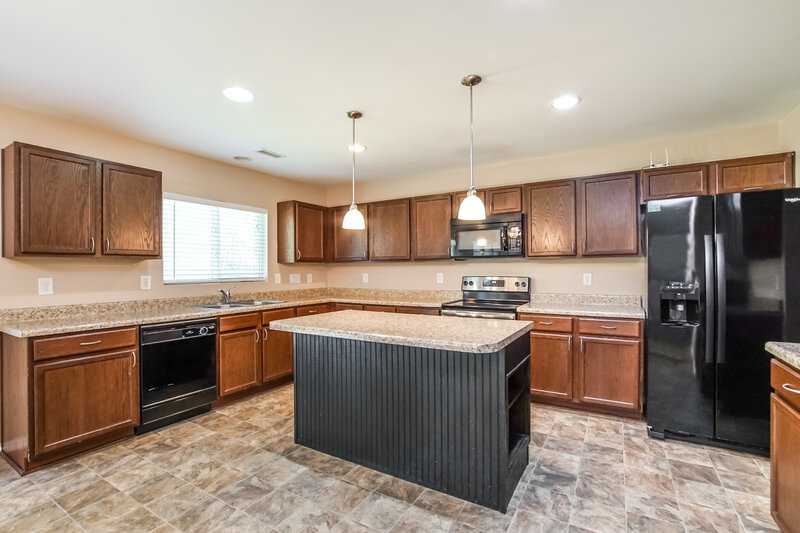 2,800/Mo, 40 Norwich Dr Clayton, NC 27520 Kitchen View