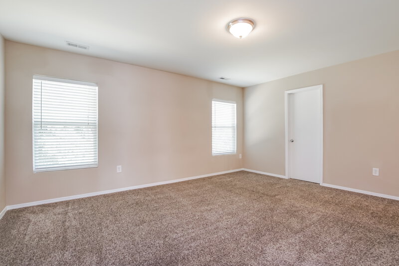 2,800/Mo, 40 Norwich Dr Clayton, NC 27520 Main Bedroom View