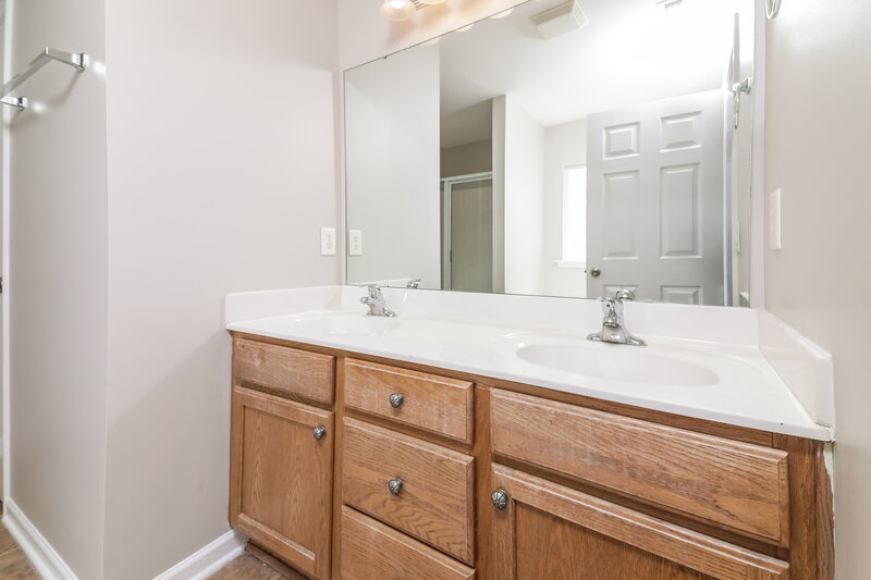 1,820/Mo, 1544 Cairo Way Fuquay Varina, NC 27526 Main Bathroom View