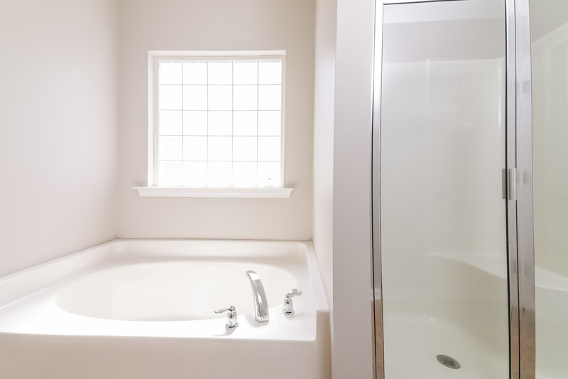 1,820/Mo, 1544 Cairo Way Fuquay Varina, NC 27526 Main Bathroom View 2