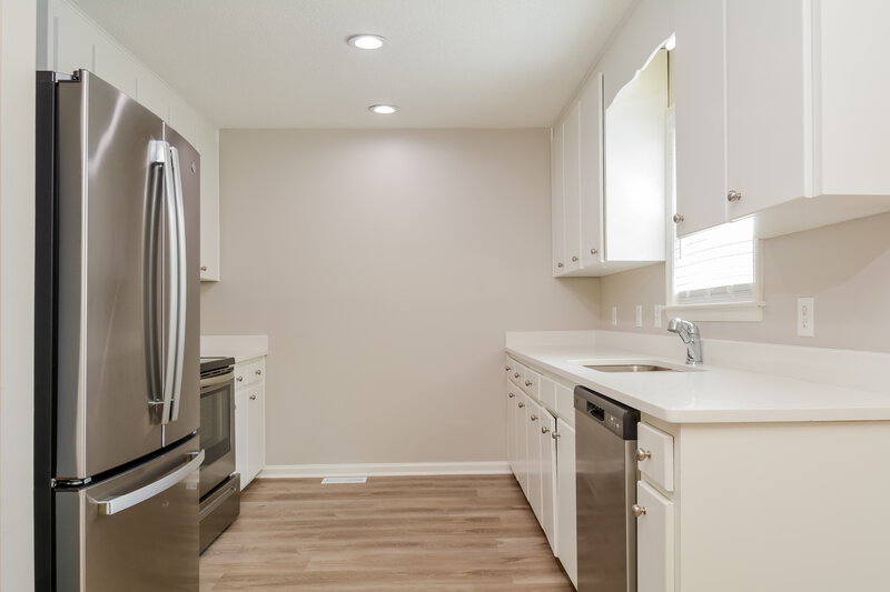 1,925/Mo, 8 Atlantic Ave Benson, NC 27504 Kitchen View