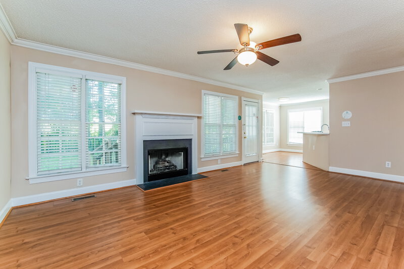 2,520/Mo, 4813 Forest Highland Dr Raleigh, NC 27604 Living Room View 2